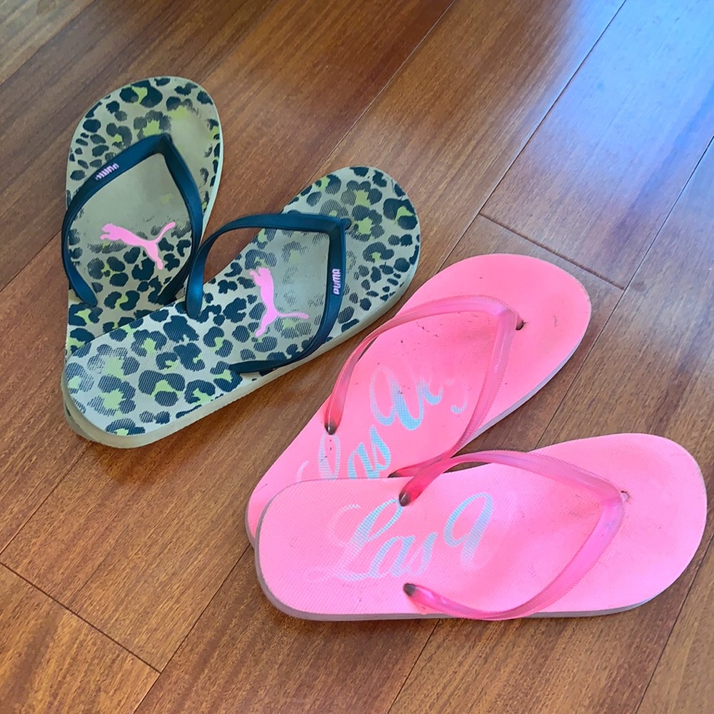 Bundle of 2 size 9-10 ladies flip flops sandals